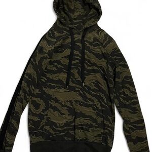 No Boundaries Men's Green and Black Camouflage Hoodie